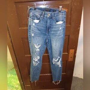 GUC Lucky Brand Outfitters Women's Distressed Ankle Jeans 6